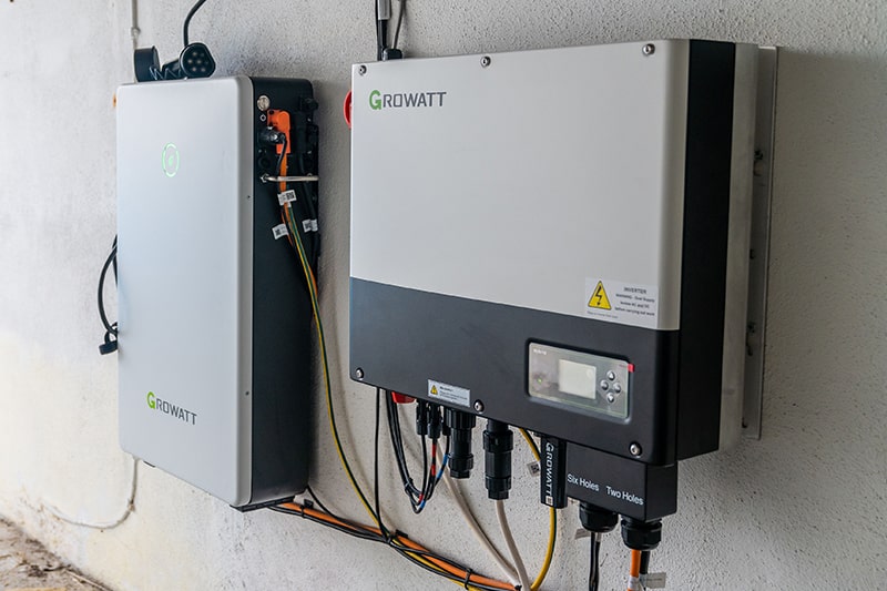 Growatt solar battery and inverter