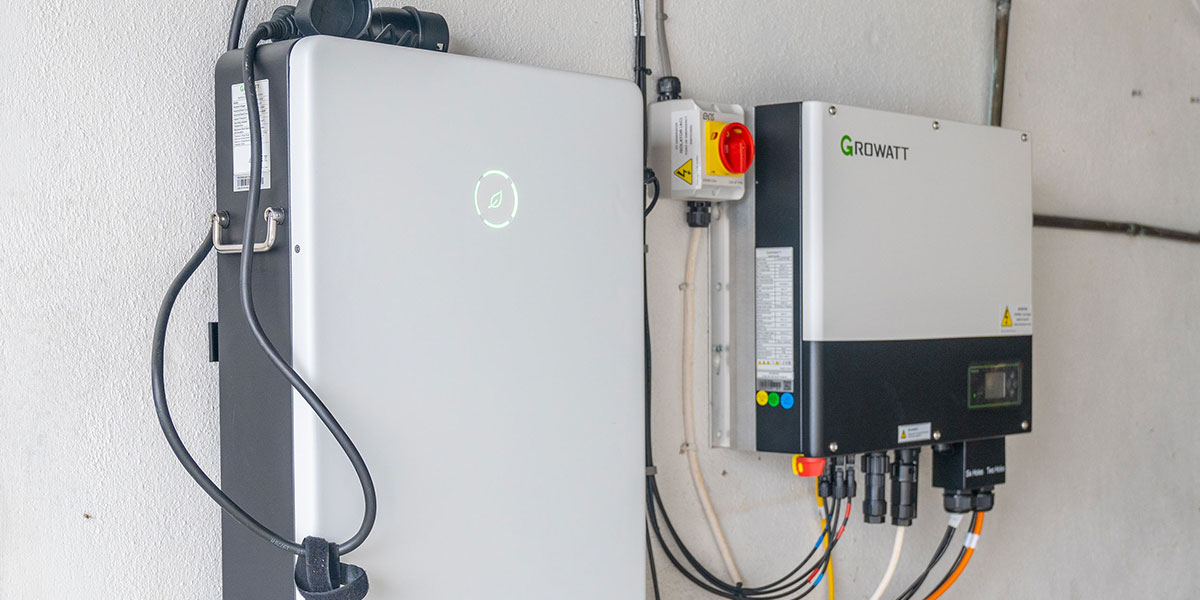 solar storage battery