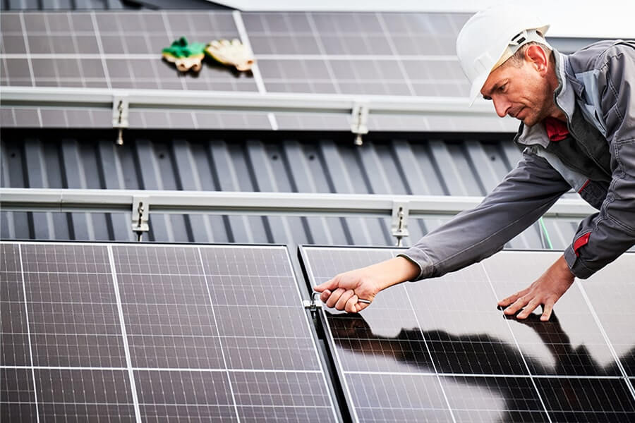 solar panel maintenance engineer