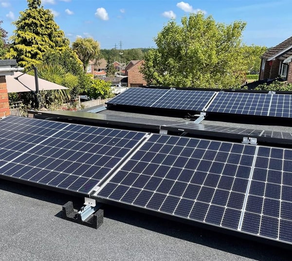 flat roof mounted solar panels