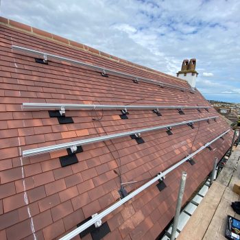 solar panel roof mounting system