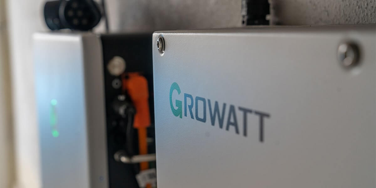 benefits of using solar PV batteries